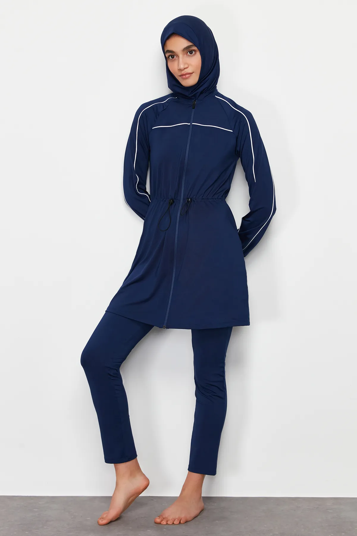 Trendyol Modest  Marineblaues, paspeliertes Beachwear-Badeanzug-Set mit drei Teilen, vollständig bedeckt, TCTSS24CF00004