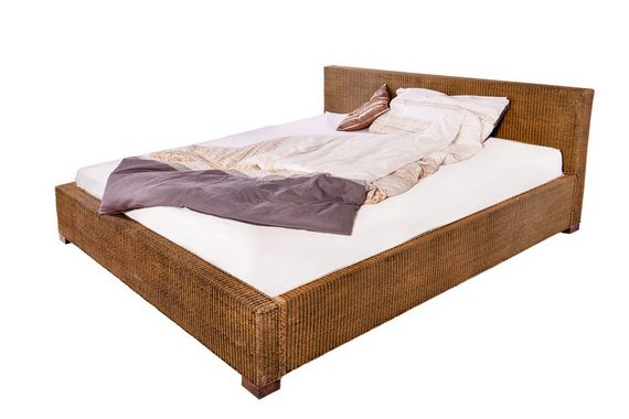 Junado® Massivholzbett Tunis, Korbbett aus Loom, aus Handarbeit und pflegeleicht