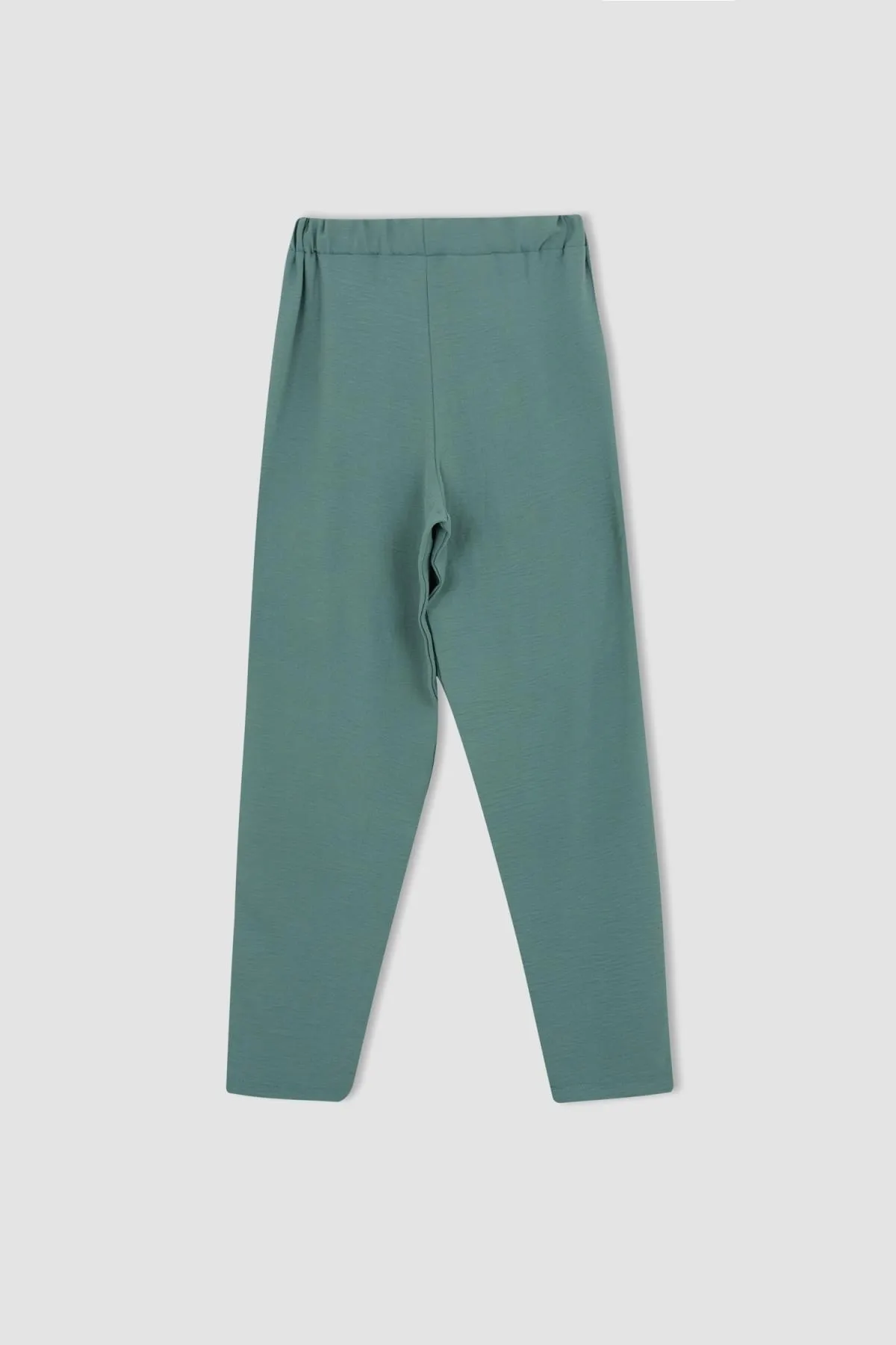 DeFacto  Langärmliges Hemd mit normaler Passform und Hose mit elastischem Bund