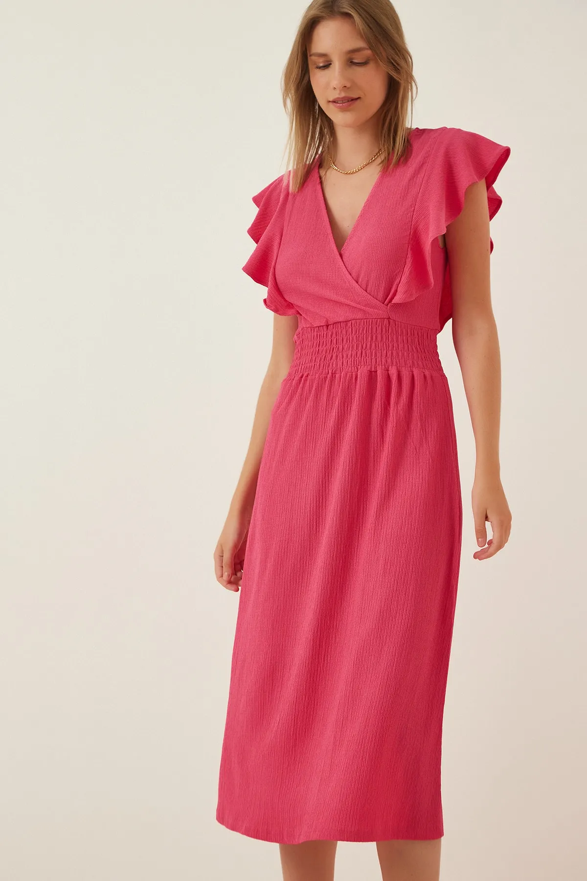 Happiness İstanbul  Strukturiertes Strickkleid mit Volant in Rosa für Damen CI00025