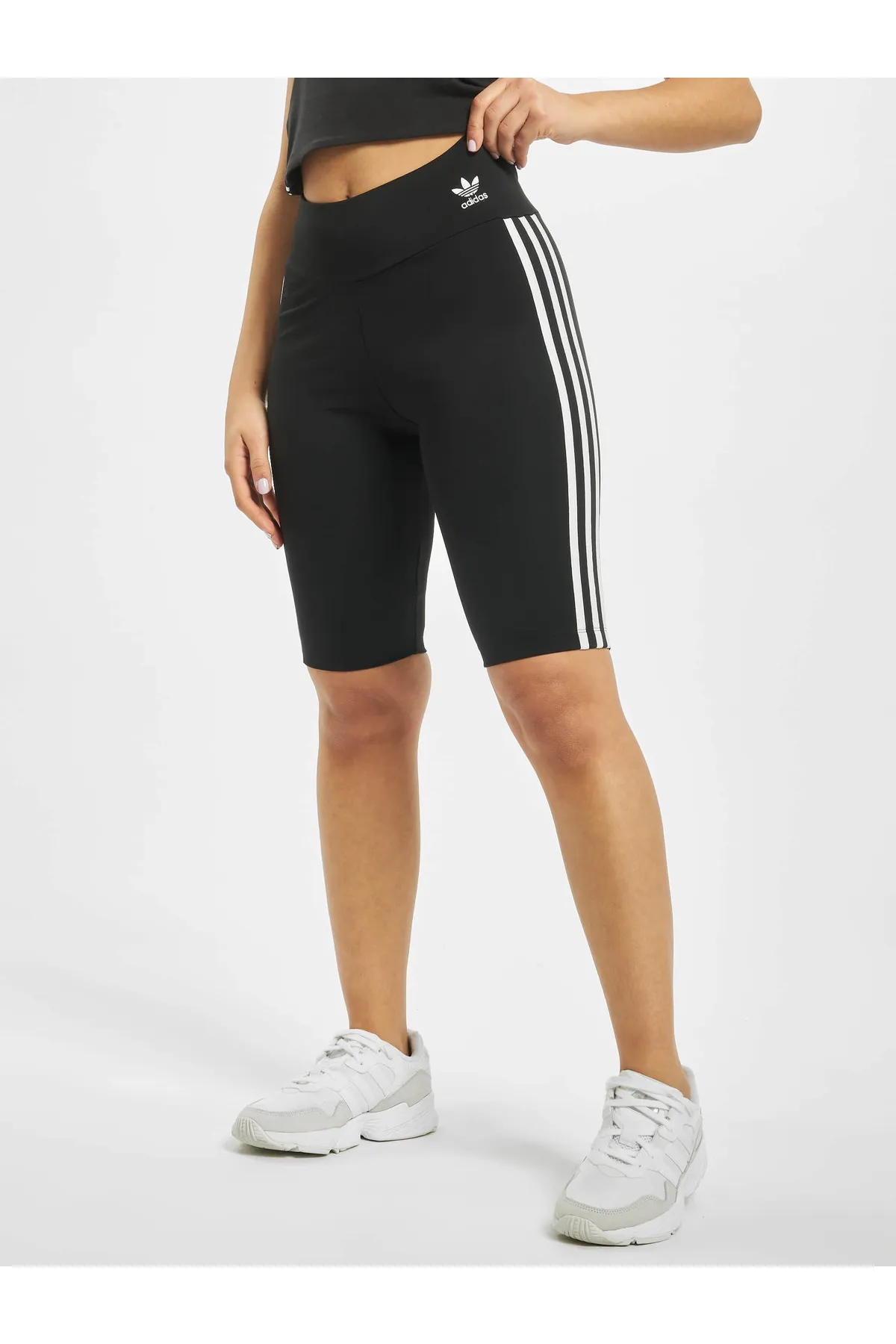 adidas  Damen adidas Kurze Leggings