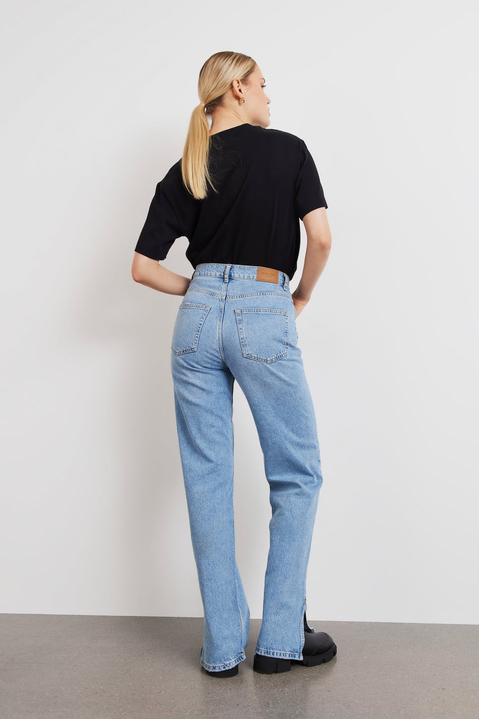 90s tall slit jeans