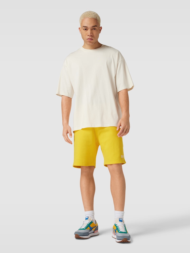 Sweatshorts mit elastischem Bund in gelb