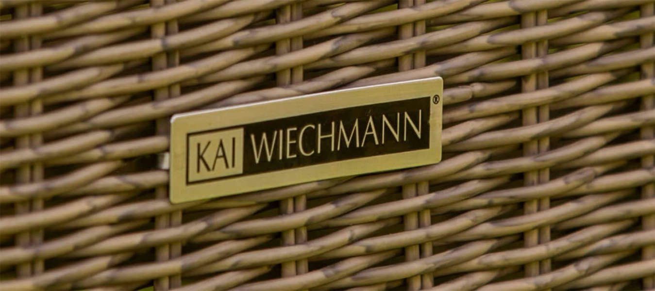 Kai Wiechmann Fußhocker Polyrattan Geflechthocker, wetterfester Fußhocker Rattanoptik, moderner Polyrattan Gartenhocker in Taupe