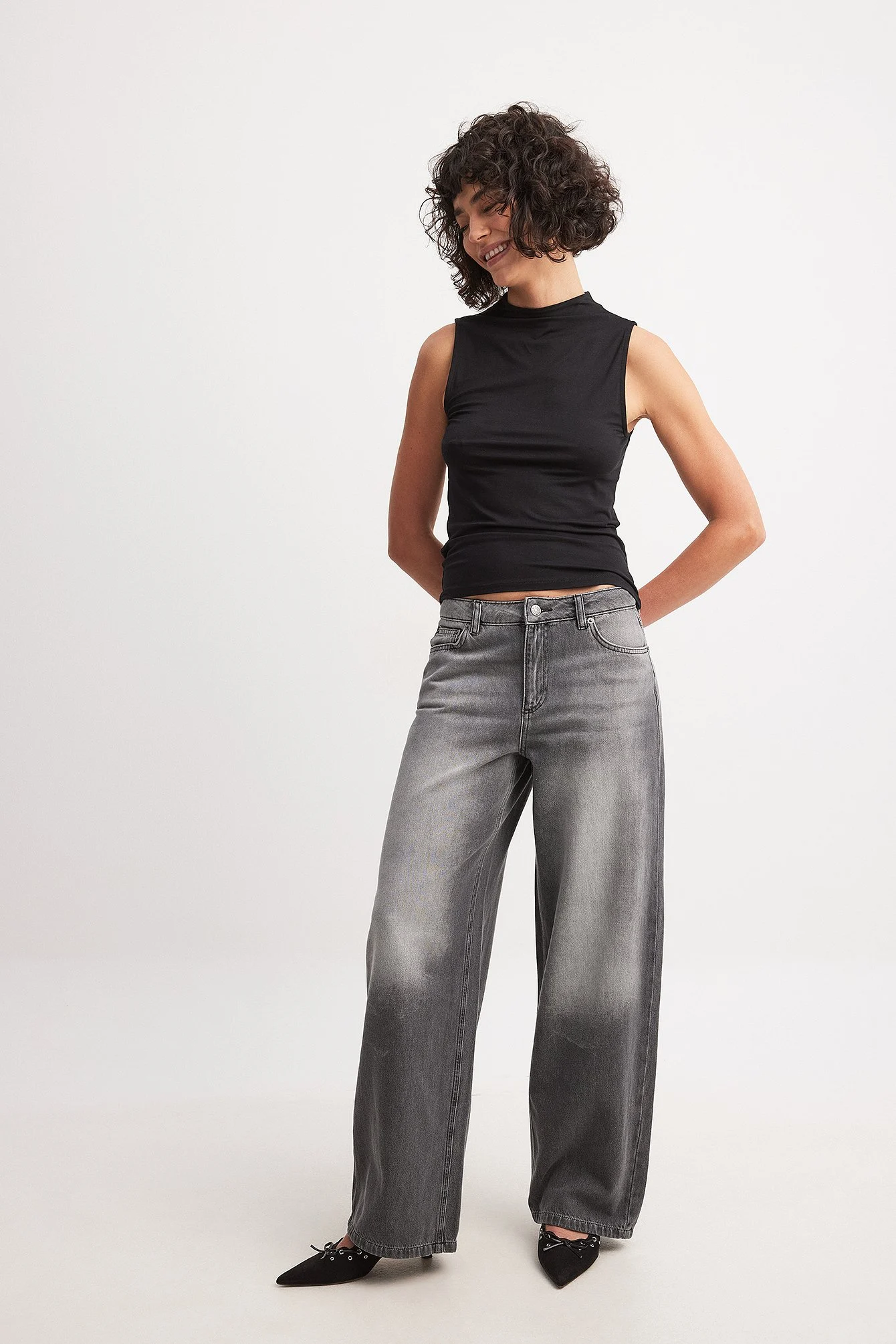 Weite Jeans mit tiefer Taille