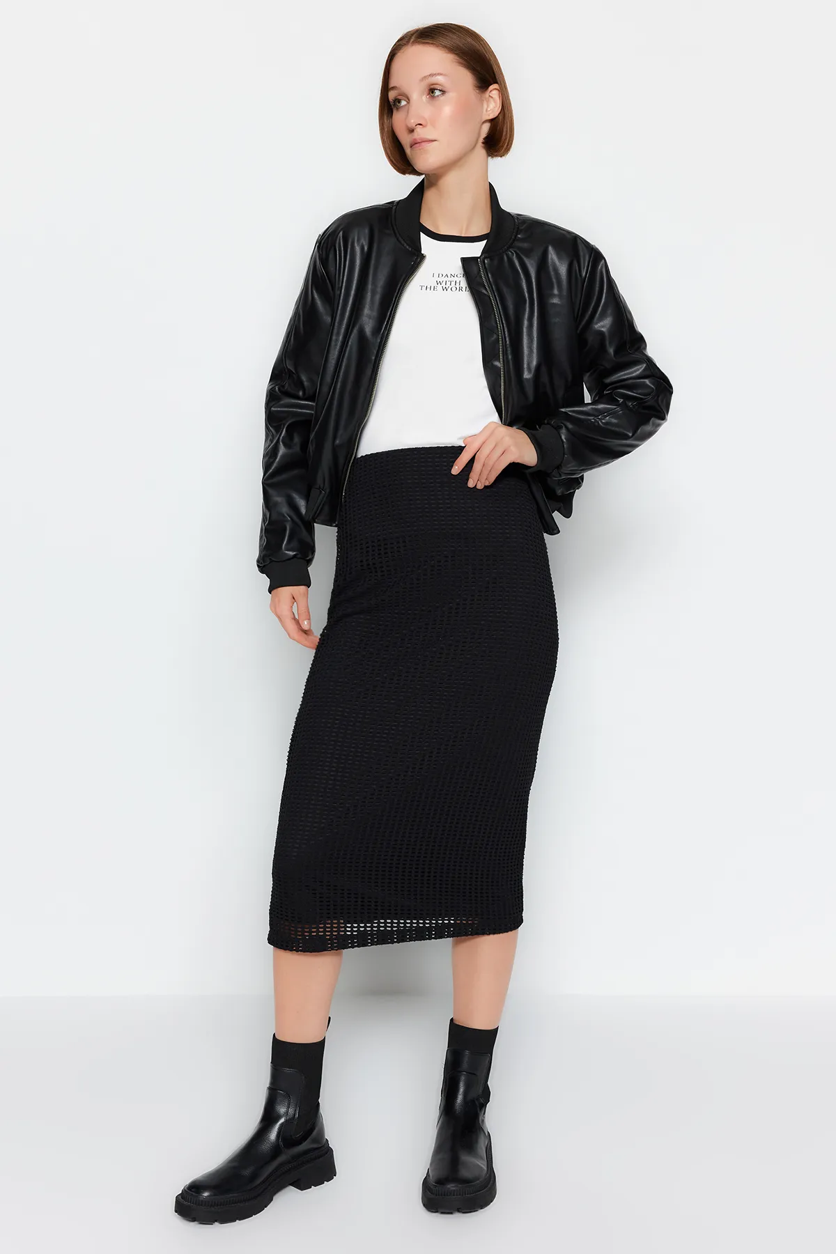 Trendyol Collection  Schwarzer Midi-Strickrock aus gefüttertem Netzstoff mit hoher Taille TWOSS23ET00379