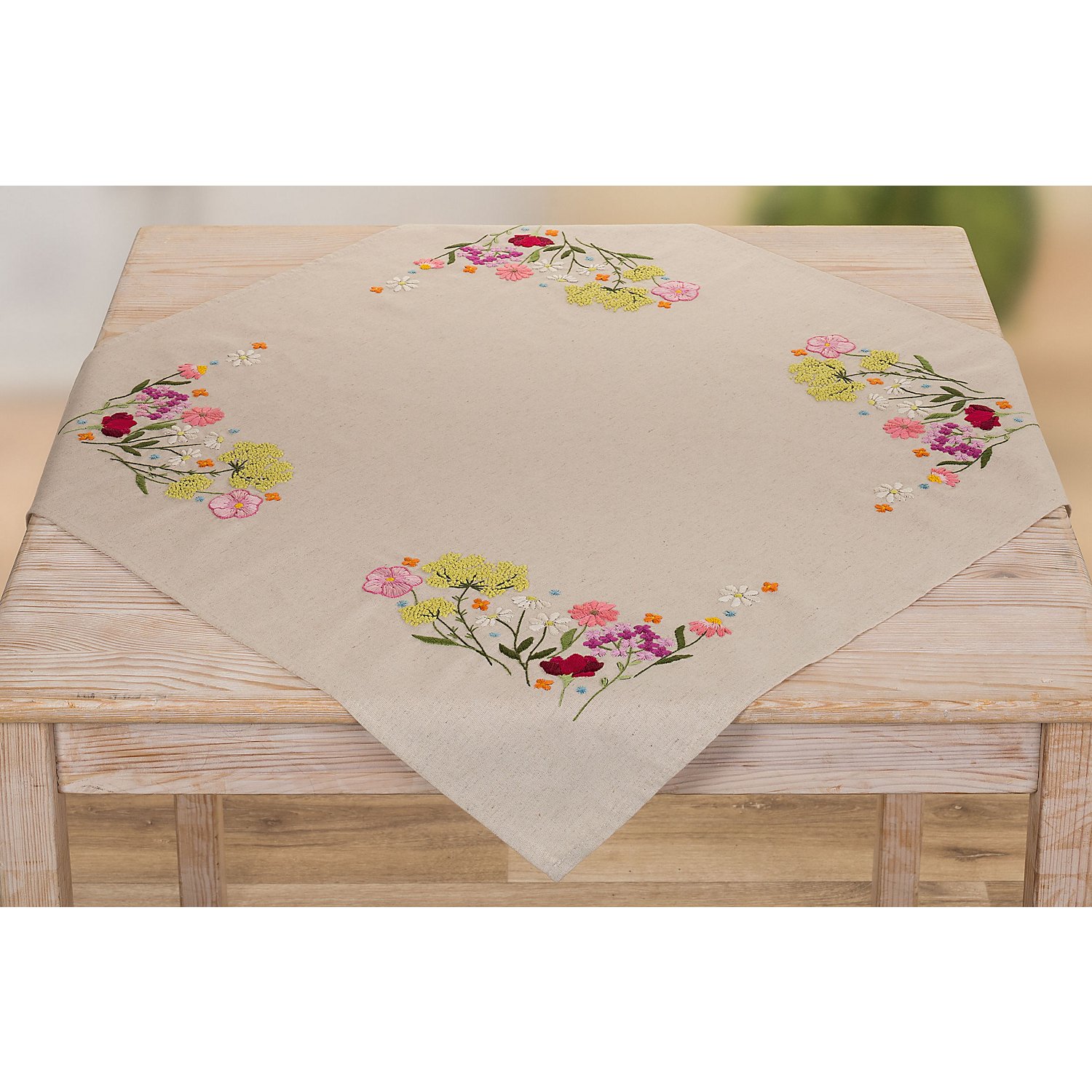 buttinette Stickmitteldecke 