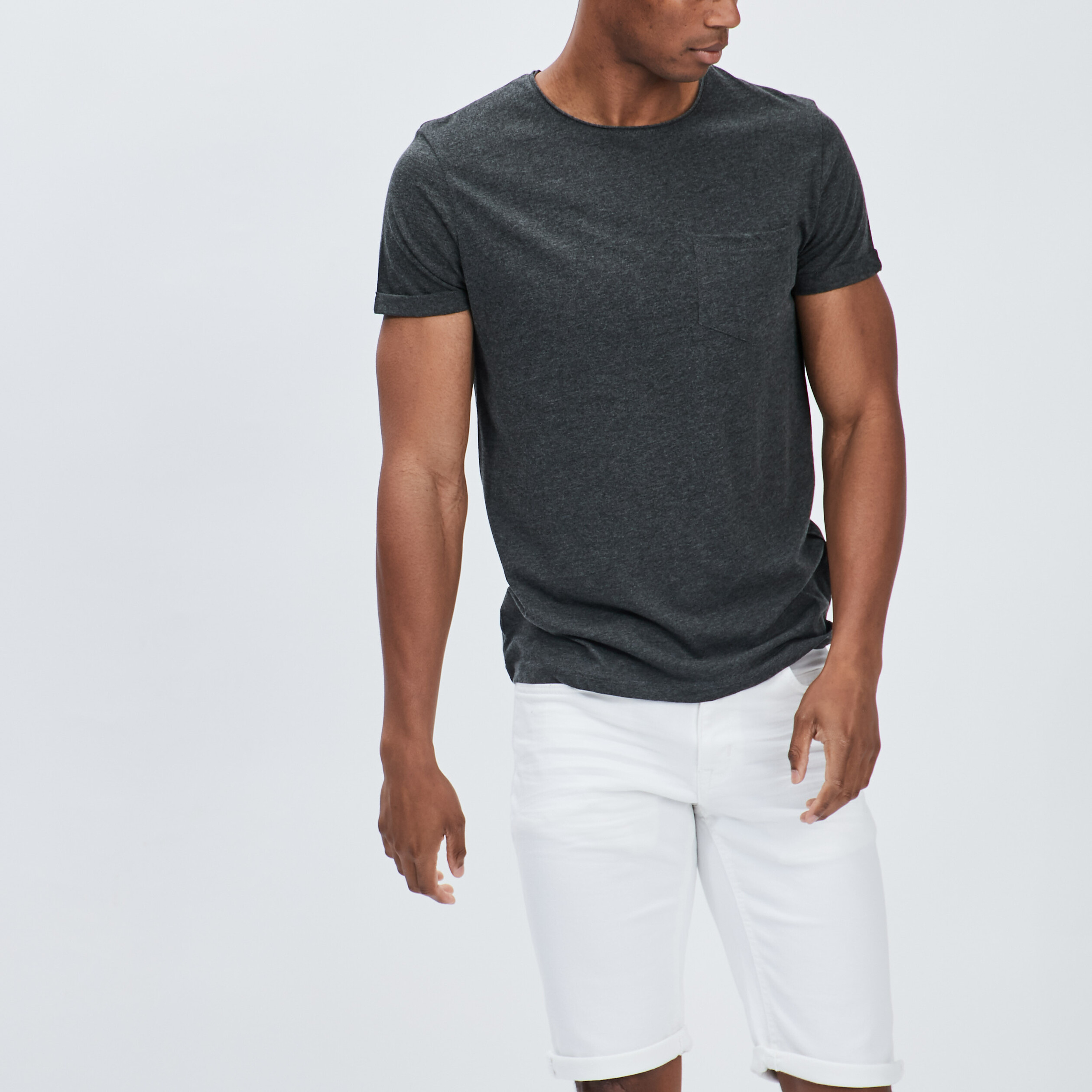 T-shirt col rond avec poche plaquée gris foncé homme | La Halle