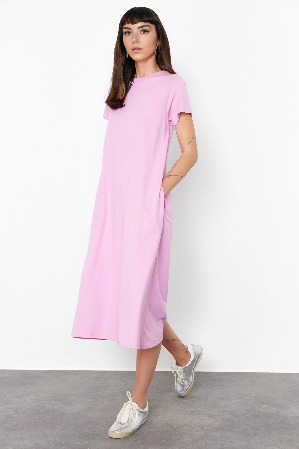 Trendyol Collection  Rosa A-Linien-Kleid mit Rundhalsausschnitt und flacher Tasche TWOSS24EL00169