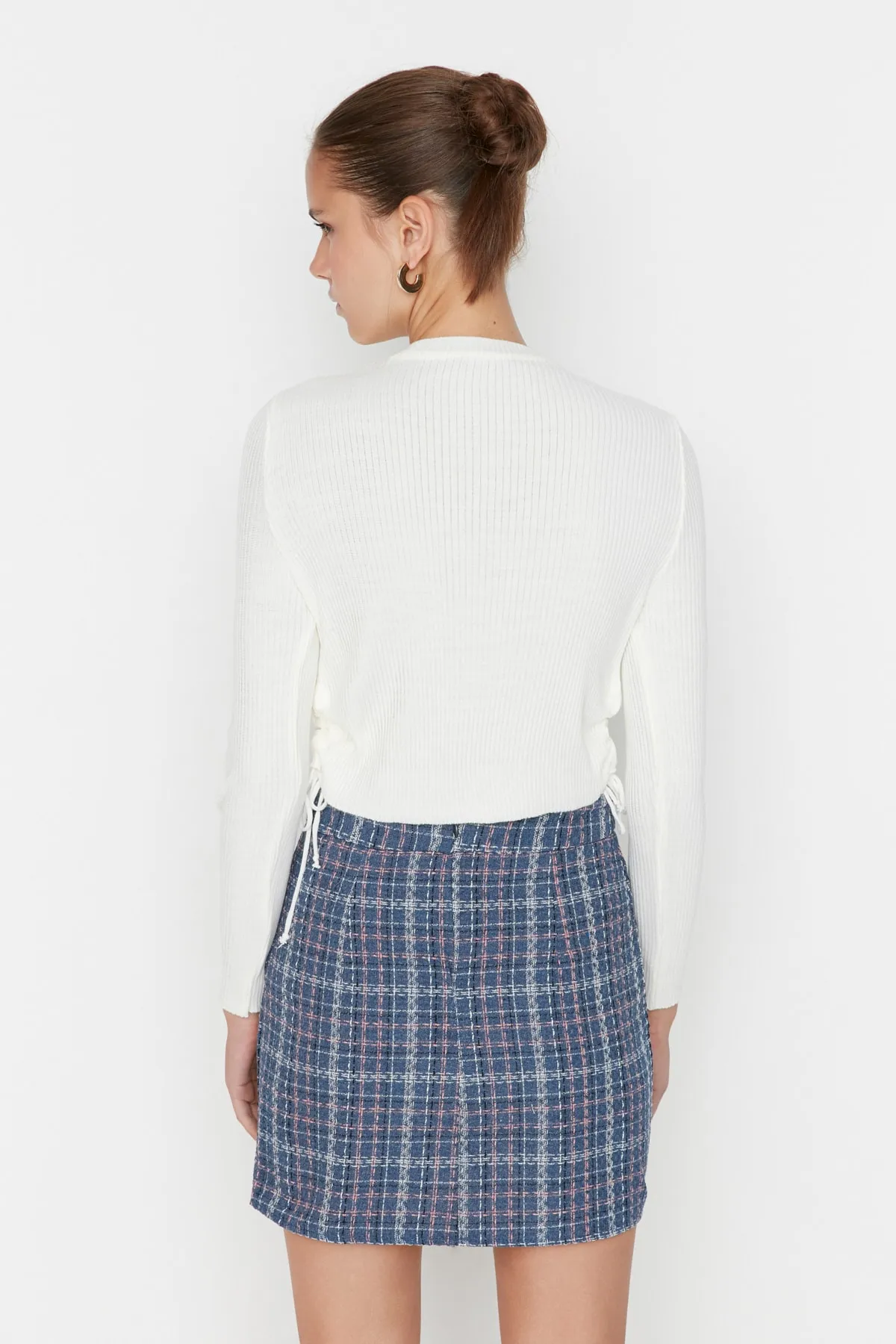 Trendyol Collection  Indigoblauer karierter gemusterter Mini-Webrock aus Tweedstoff TWOAW23ET00017