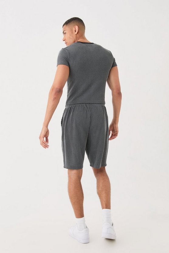 Lockere mittellange strukturierte Shorts mit Streifen