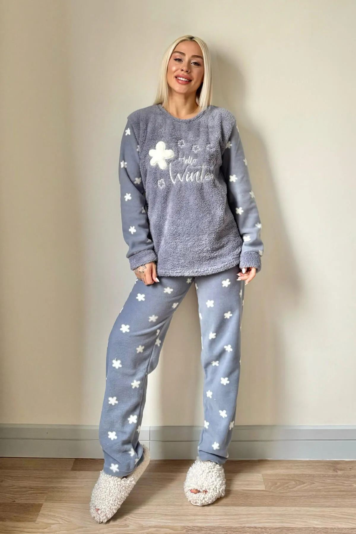 Pijamaevi  Indigo Hello Winter gemustertes Plüsch-Pyjama-Set für Damen