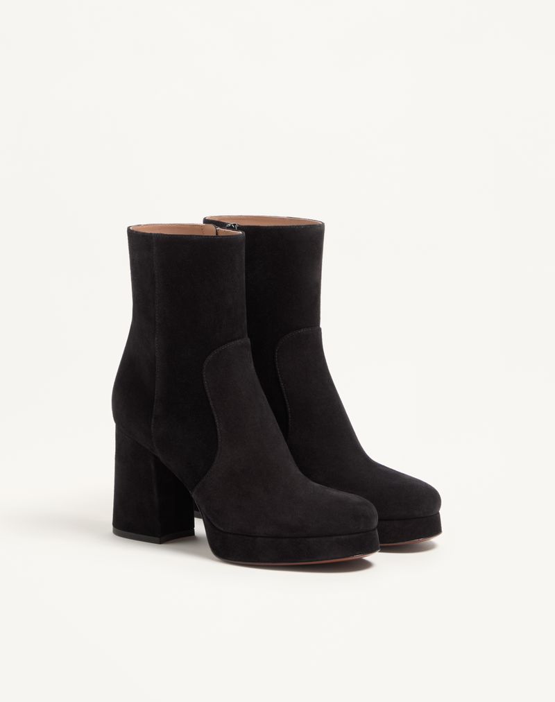 Bota de cano curto com plataforma Fawcette de 90 mm em couro rachado