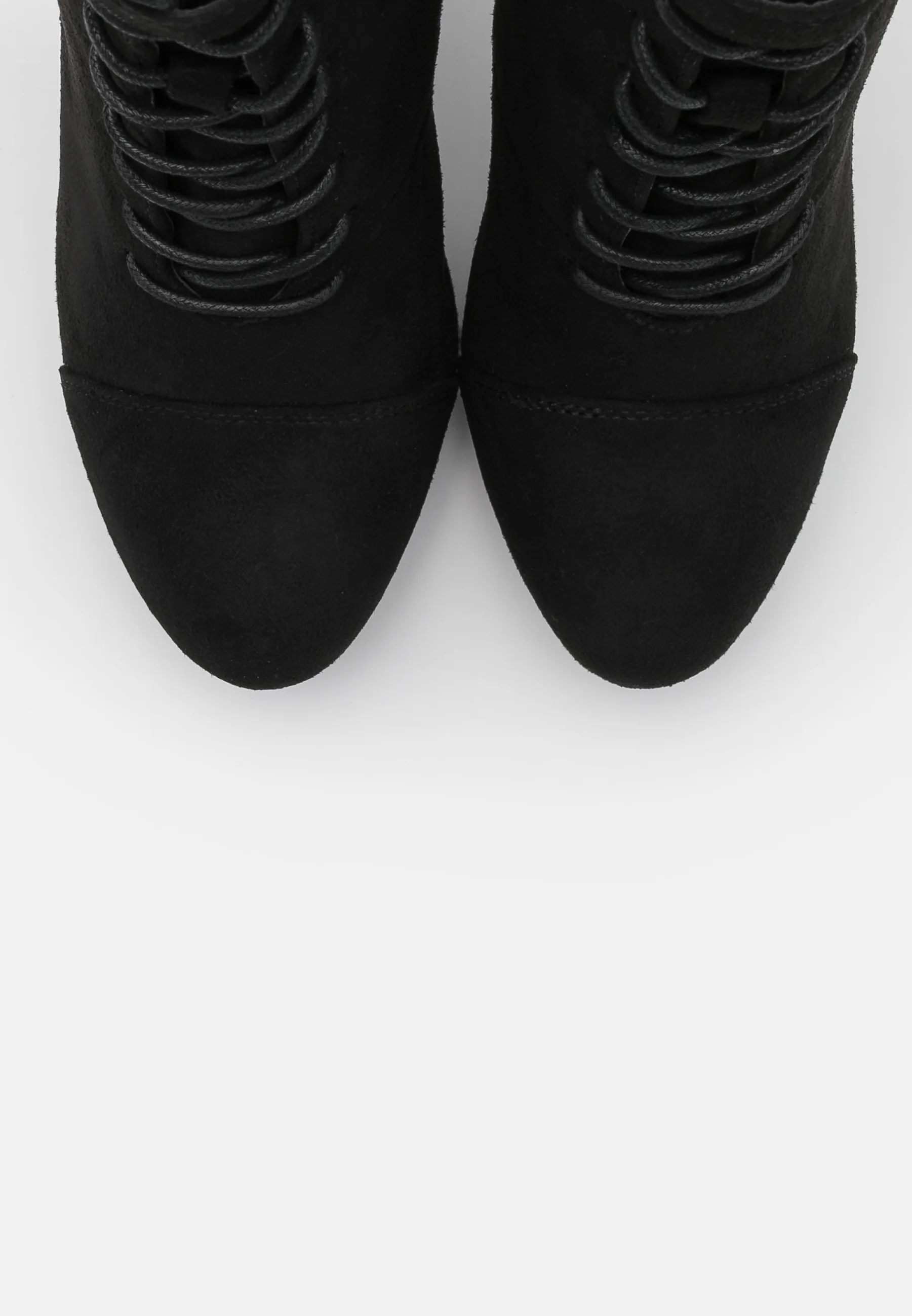 Botines con cordones de corte ancho de Anna Field