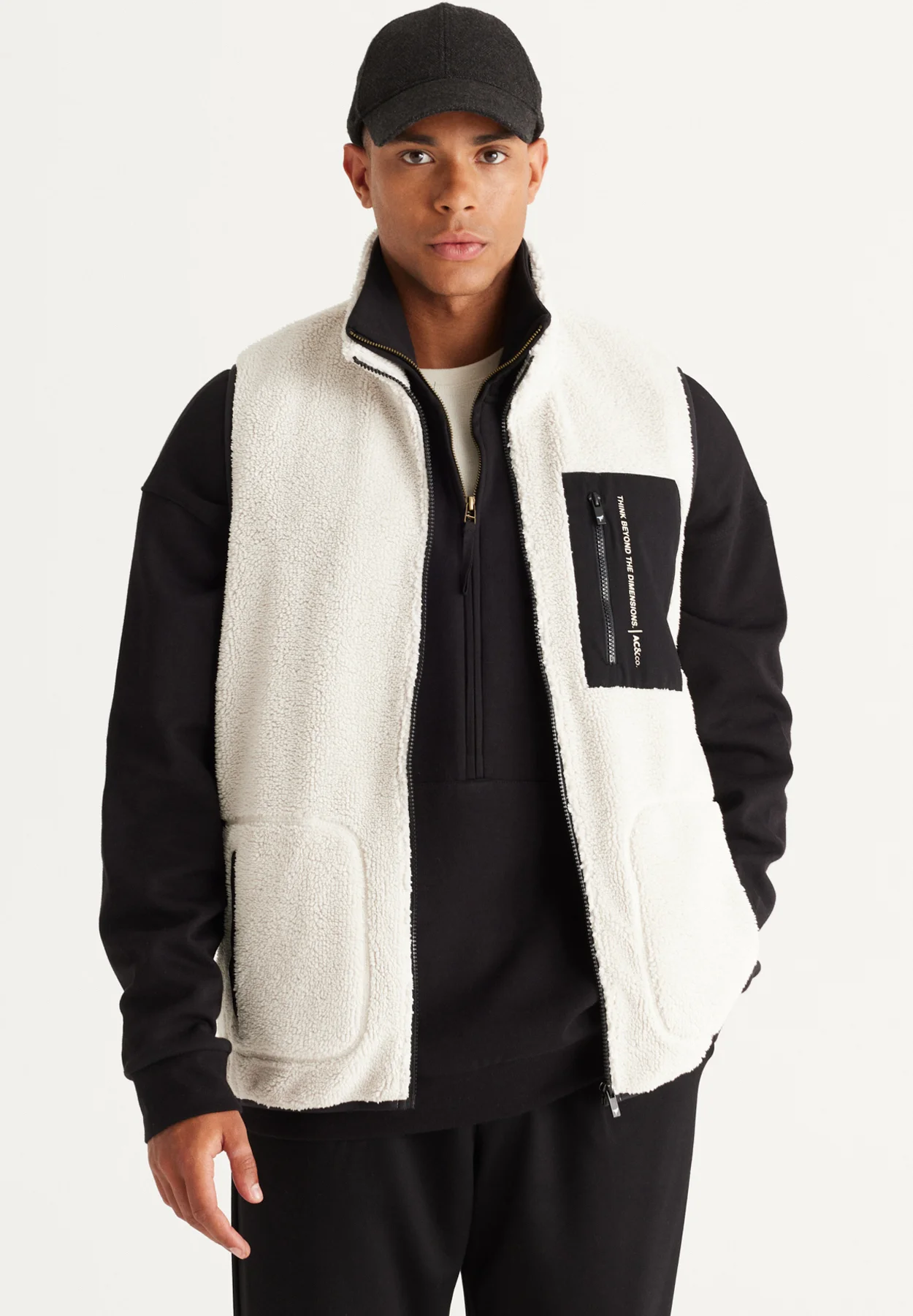 AC&CO / ALTINYILDIZ CLASSICS STANDARD FIT - Chaleco