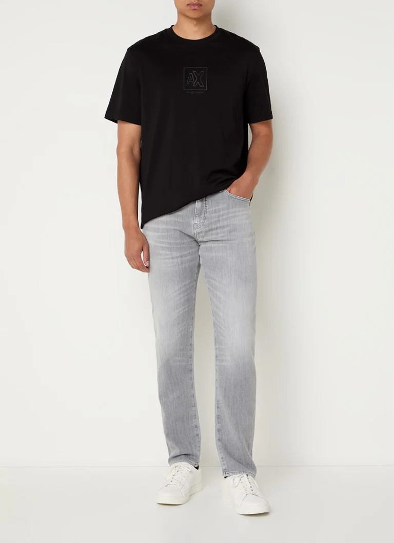 Jeansy Armani Exchange o dopasowanym kroju z efektem sprania