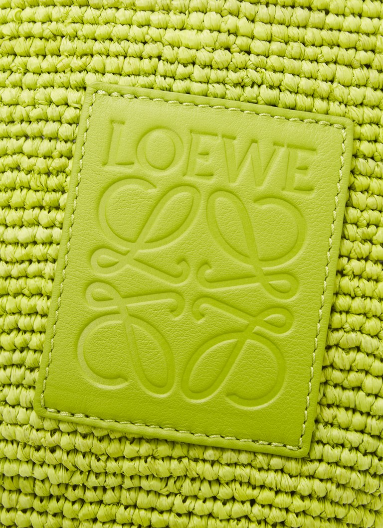 LOEWE Mini Slit -olkalaukku raffiasta, jossa vasikannahkaisia yksityiskohtia