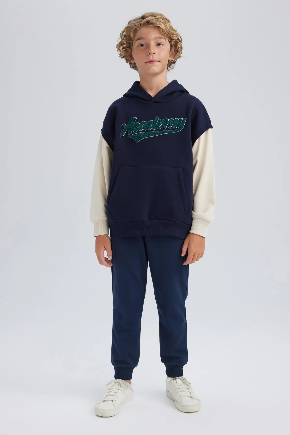 DeFacto  Dickes Sweatshirt mit Kapuze für Jungen in Oversize-Passform