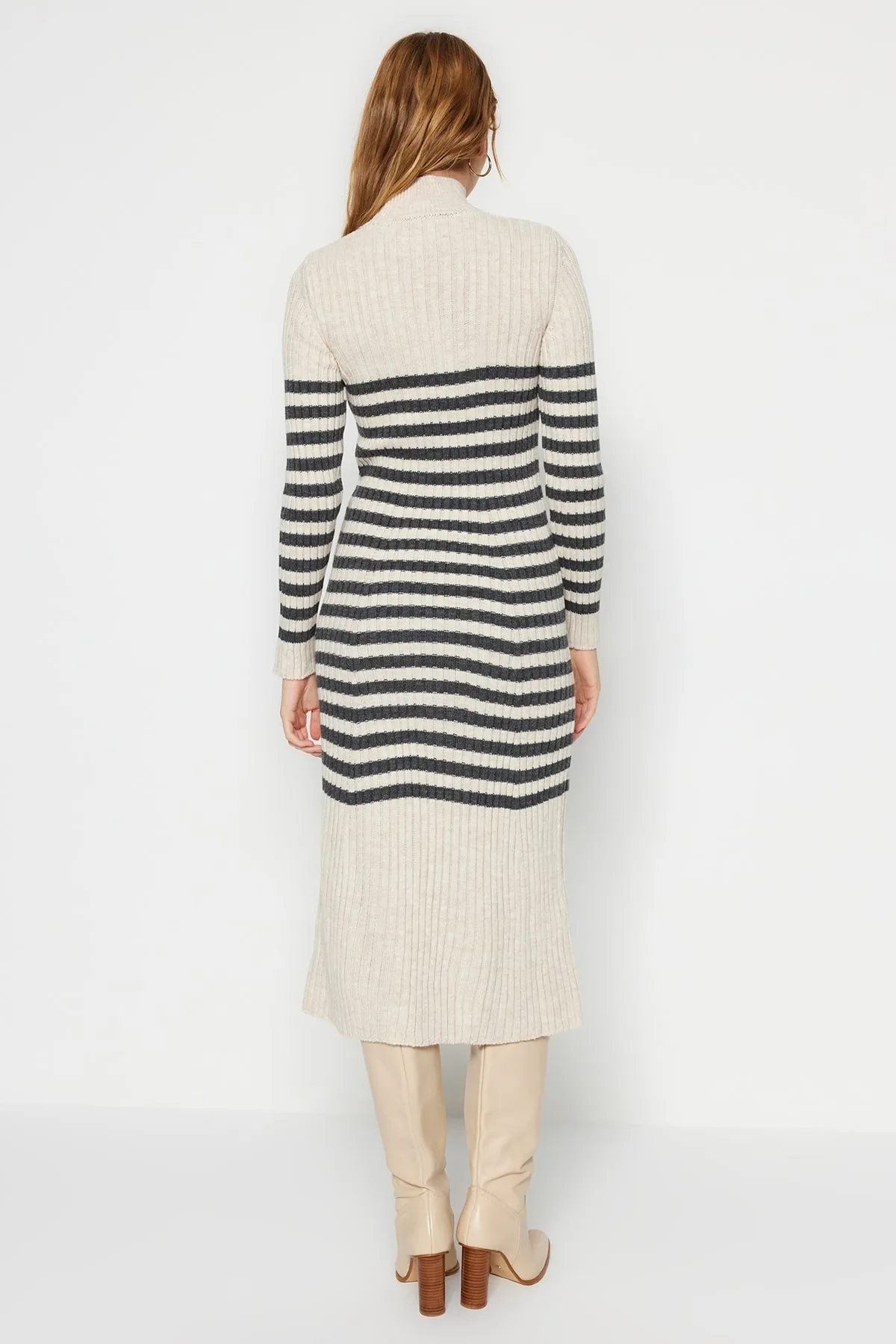Trendyol Collection  Stone Maxi-Strickkleid mit Streifen TWOAW24EL00091