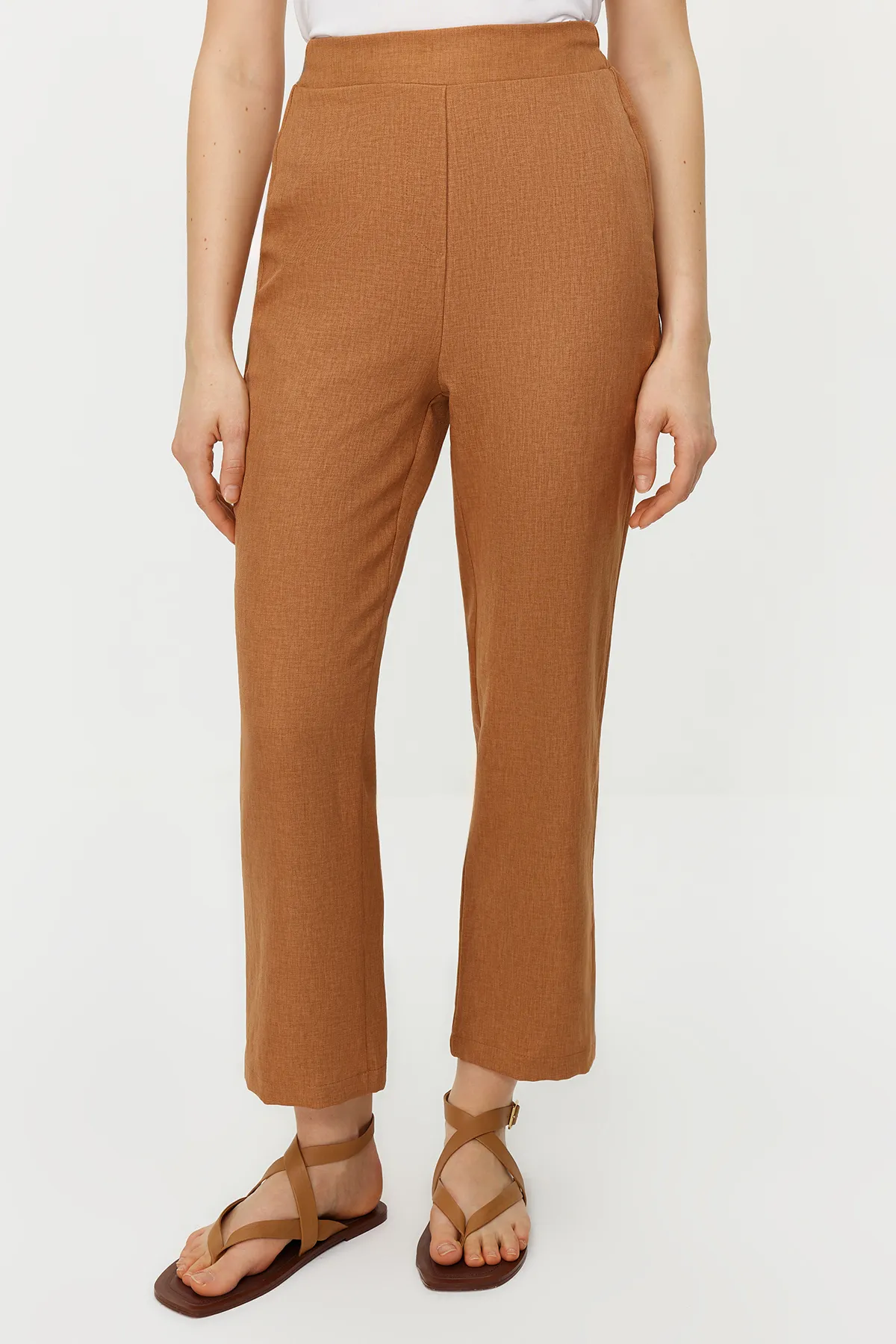 Trendyol Modest  Kamelfarbenes Kimono-Hose-Set in Leinenoptik mit Gürtel aus gewebtem Ober- und Unterteil TCTSS24US00005