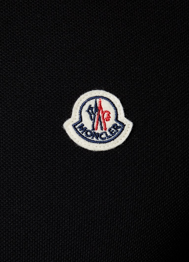 Tricou polo clasic Moncler din bumbac piqué cu logo brodat.