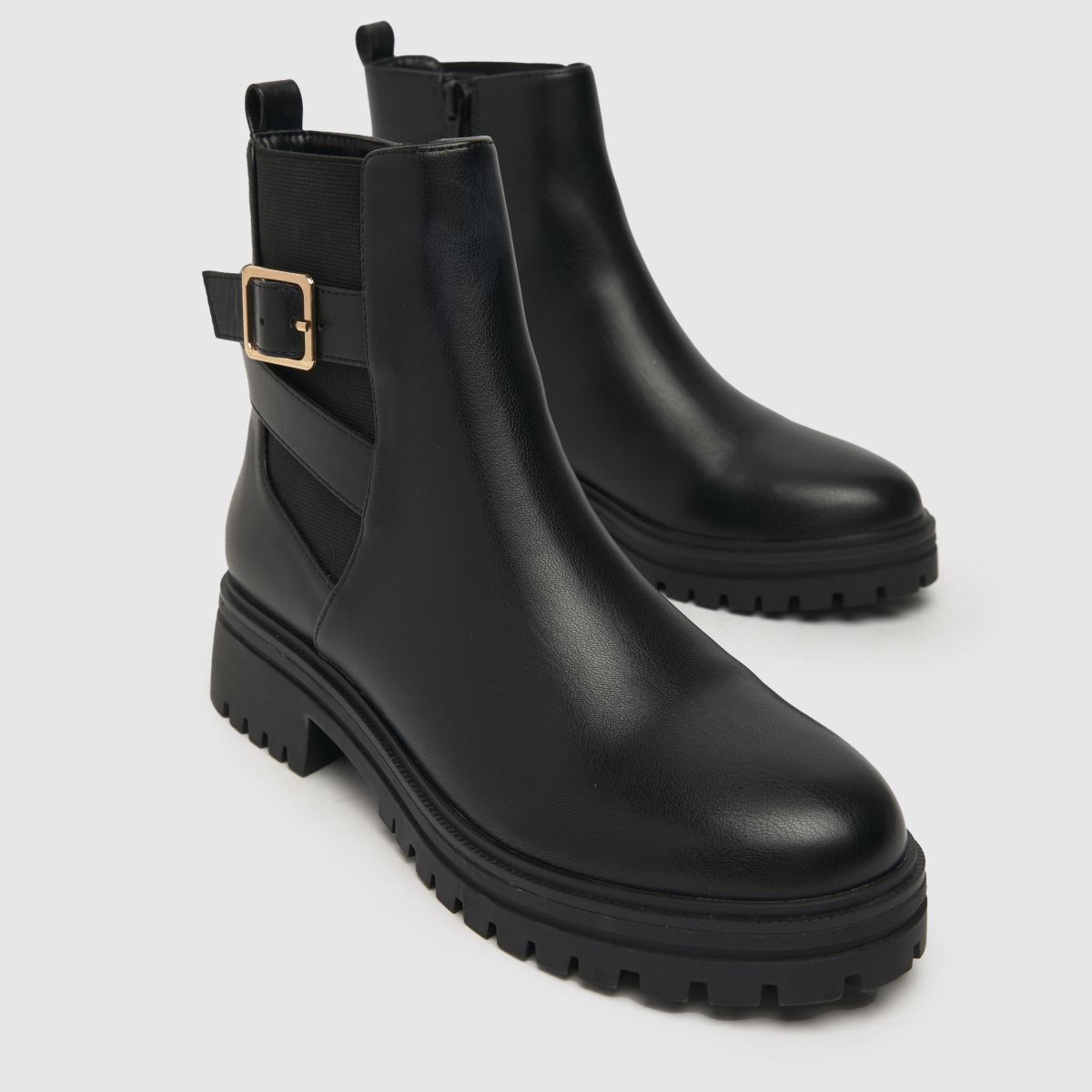 Schuh Arrow vastag csattal ellátott csizma fekete színben