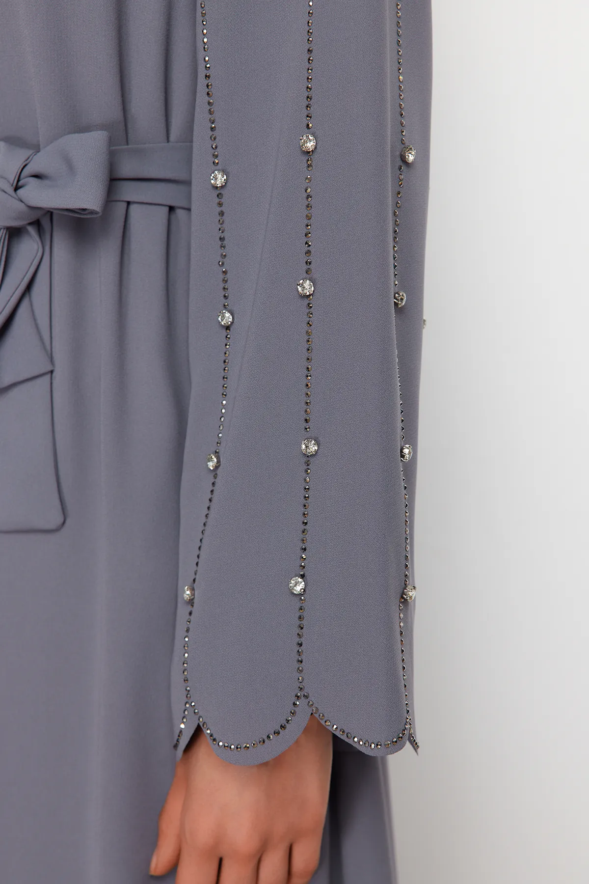 Trendyol Modest  Graues Stein-Accessoire, gewebte Kappe & Ferace & Abaya TCTSS24KF00019