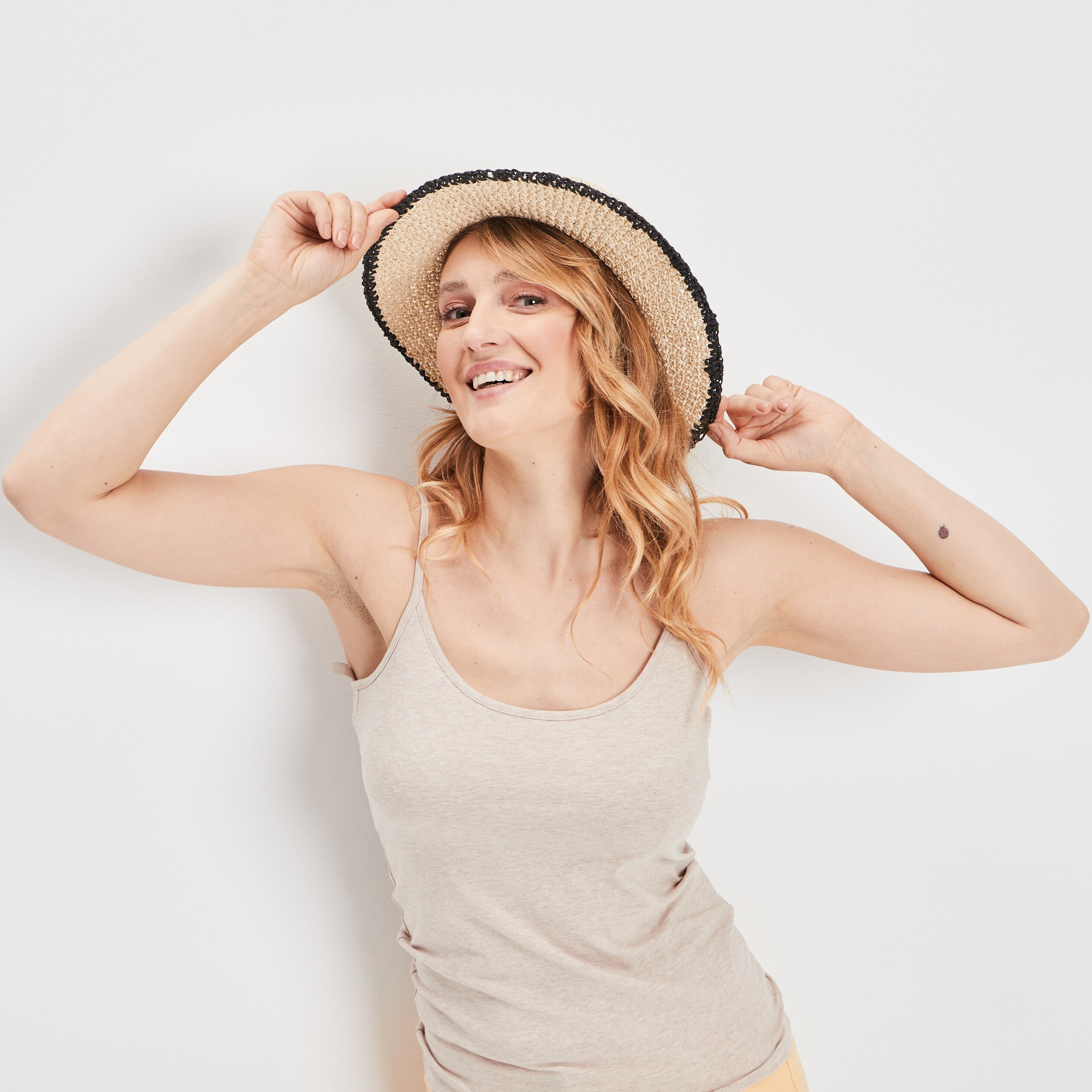 Chapeau cloche tressé multicolore femme | La Halle