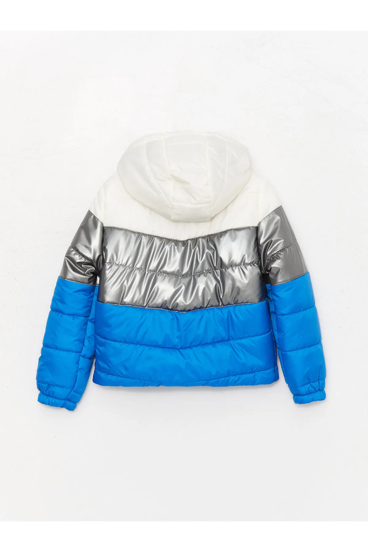 LC Waikiki  Jungen-Puffermantel mit Kapuze und Farbblockdesign
