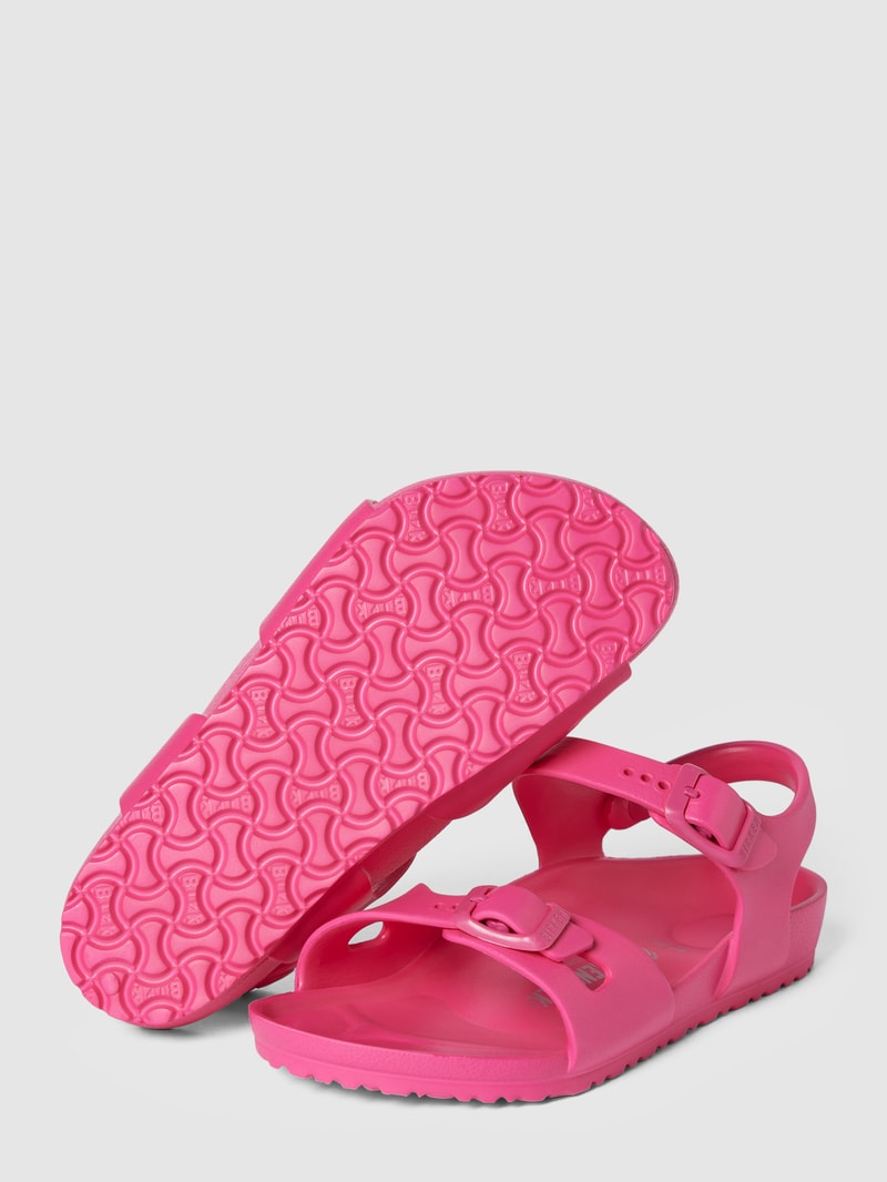 Sandalen mit Dornschließen in metallic Modell 'Rio' in pink