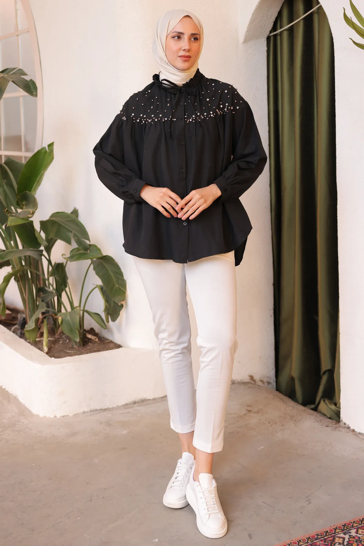 benguen  61546 Hijab-Hemd mit Perlendetail, Schwarz
