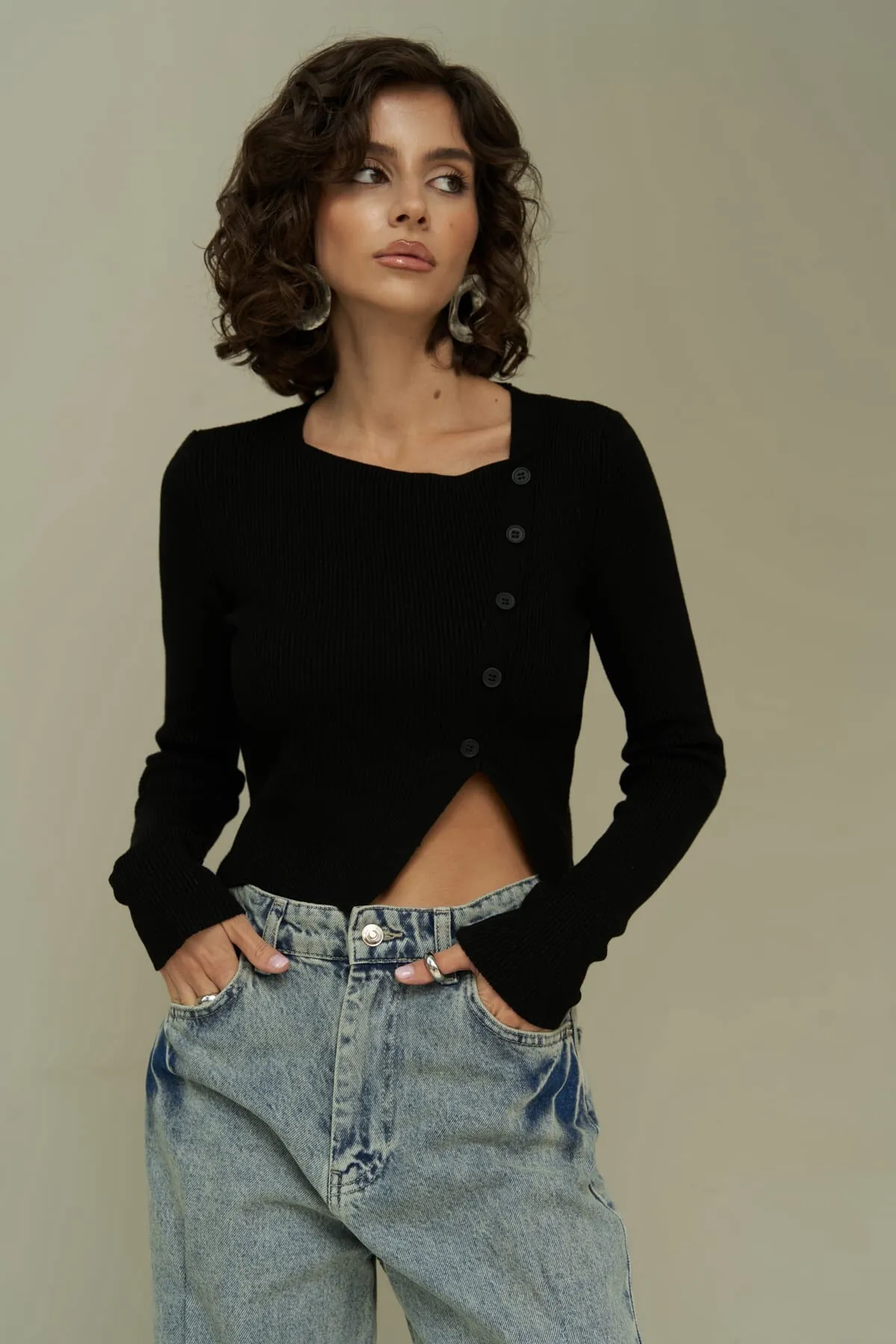 MAİ COLLECTİON  Kloe Strickwaren-Crop mit Knopfdetail