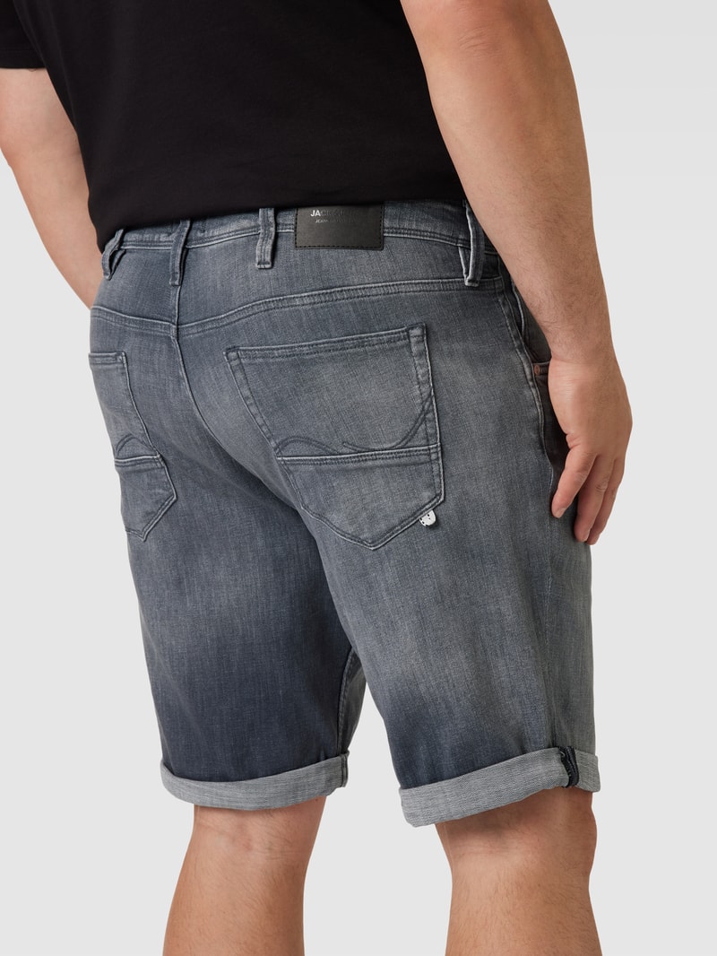 PLUS SIZE Jeansshorts mit fixierten Beinumschlägen Modell 'RICK' in mittelgrau