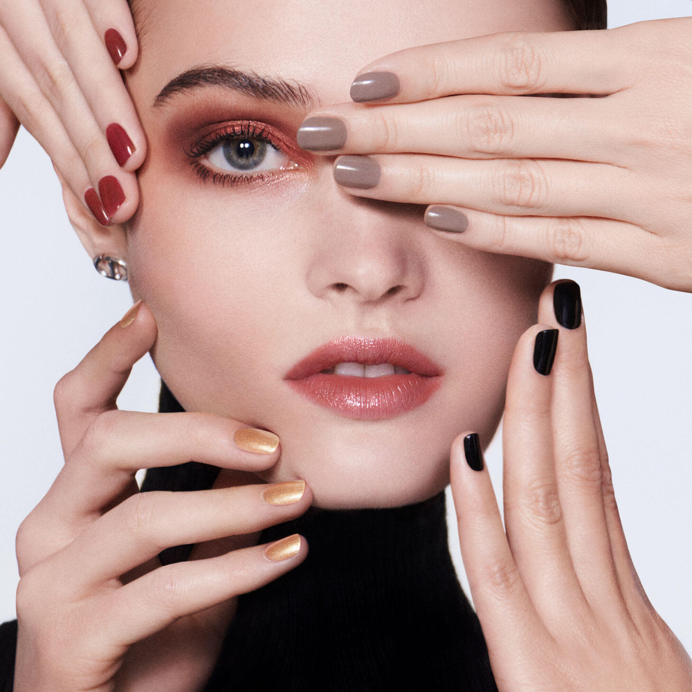 DIOR Dior Vernis Vernis à ongles effet gel et couleur couture