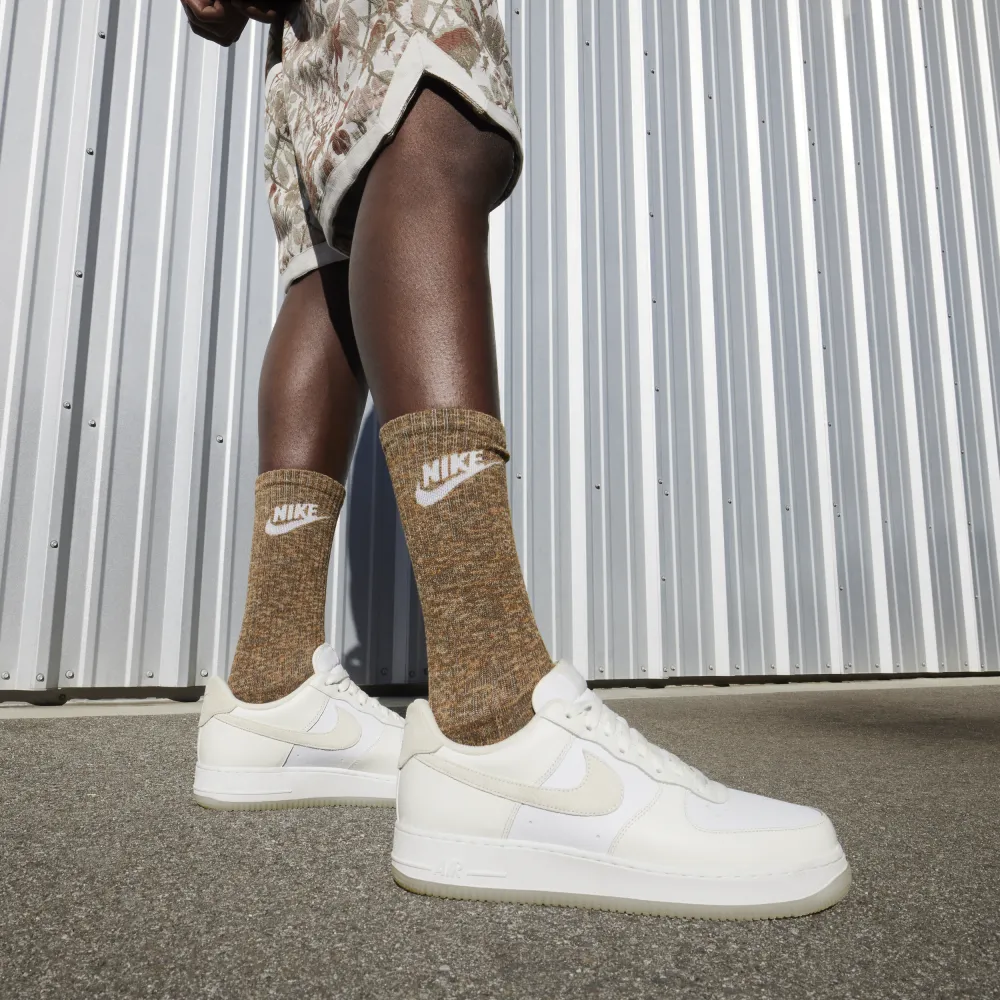 Nike Air Force 1 07 LV8 FN5832-100 / weiss