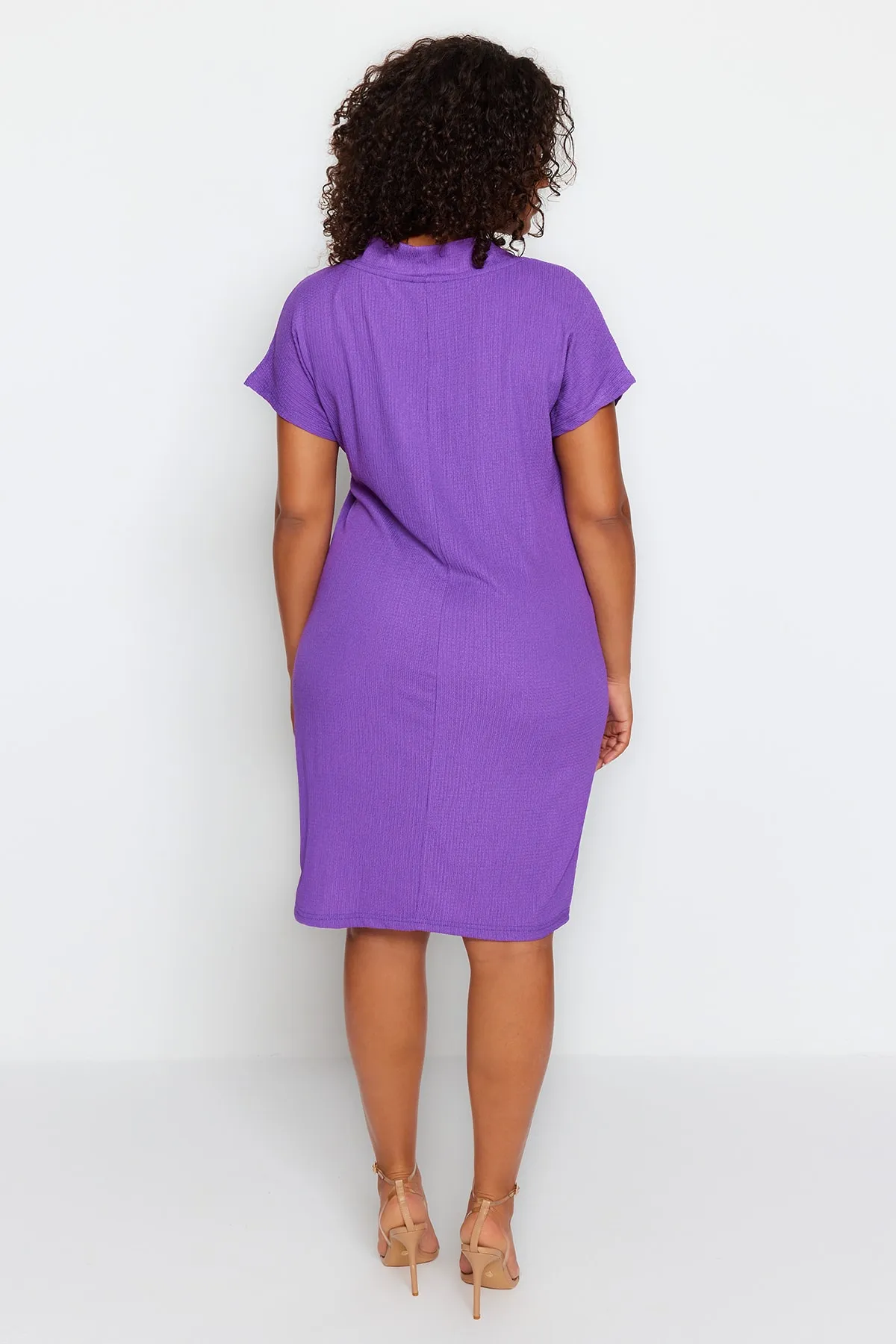 Trendyol Curve  Lila gerade geschnittenes Strickkleid TBSSS22EL2365