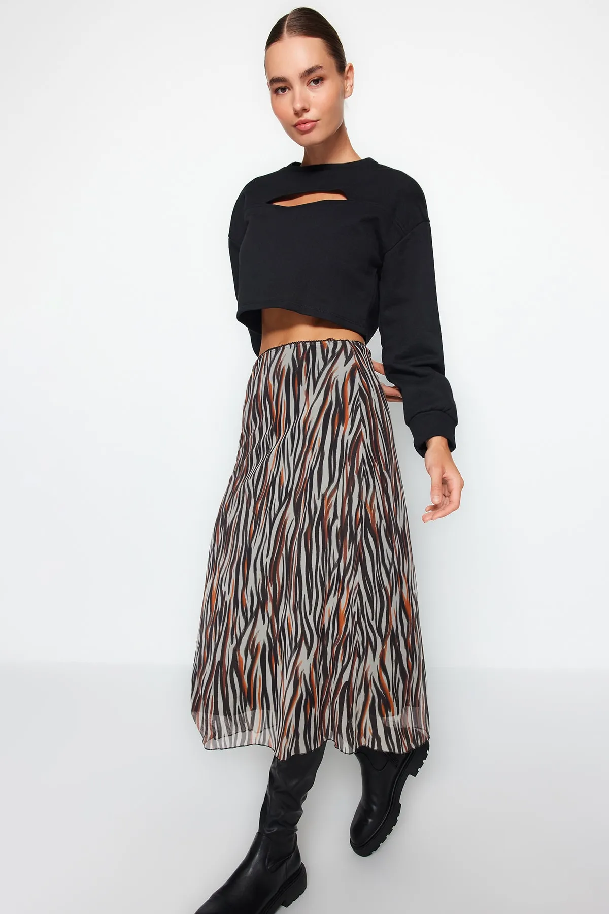 Trendyol Collection  Brauner bedruckter Midi-Strickrock aus gefüttertem Tüll mit elastischer Taille TWOAW24ET00006