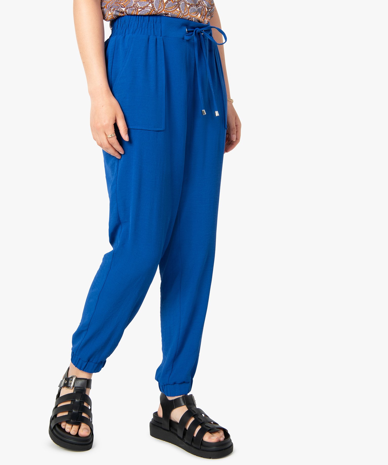 Pantalon femme fluide coupe ample resserrée dans le bas bleu | GEMO
