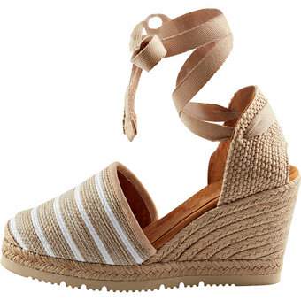 Unisa Keilsandale in beige