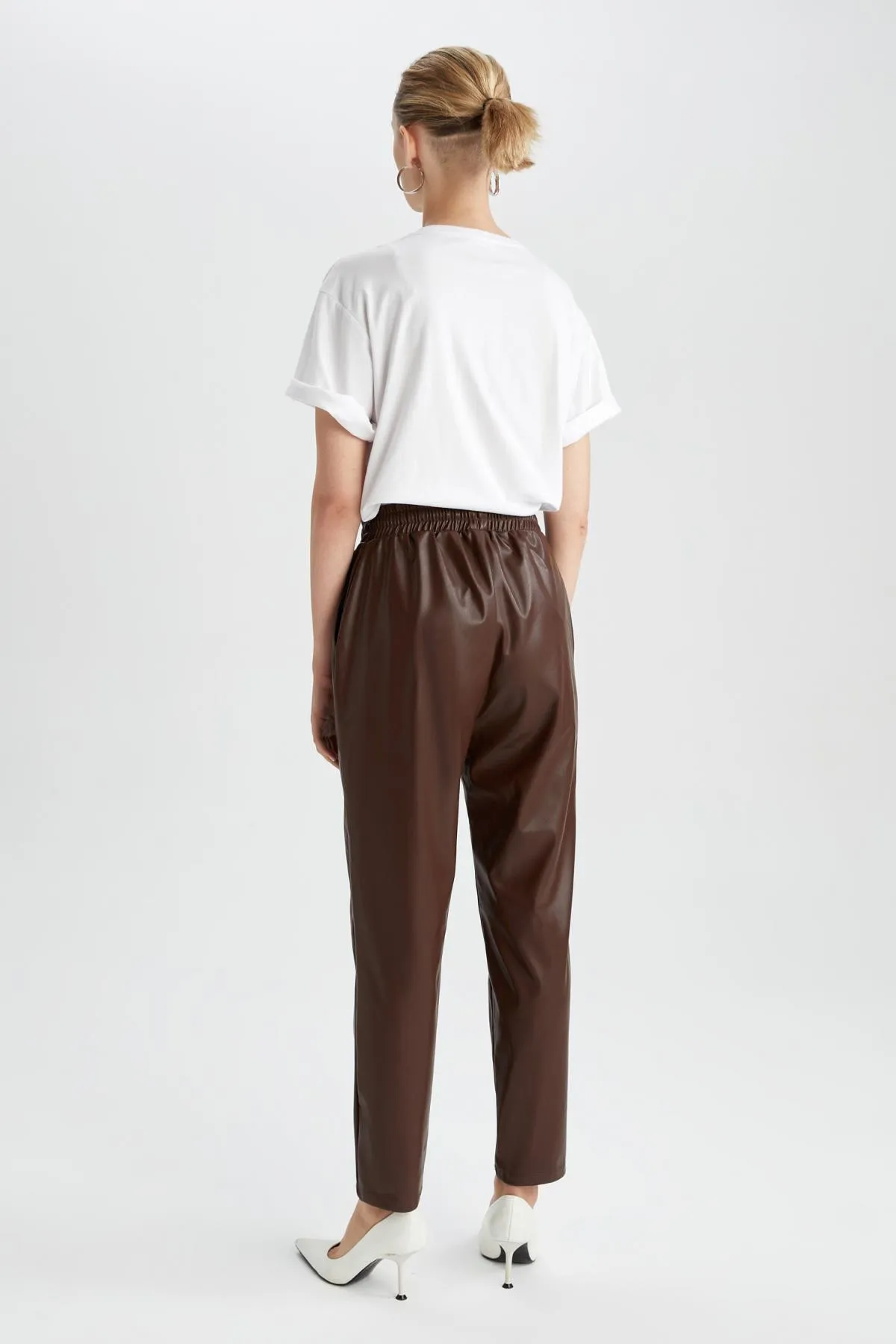 DeFacto  Hose aus Kunstleder mit hoher Taille und Joggertaschen