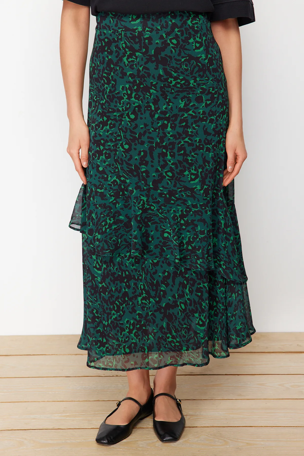 Trendyol Modest  Grüner, gefütterter Webrock mit Tiermuster TCTAW24EE00020