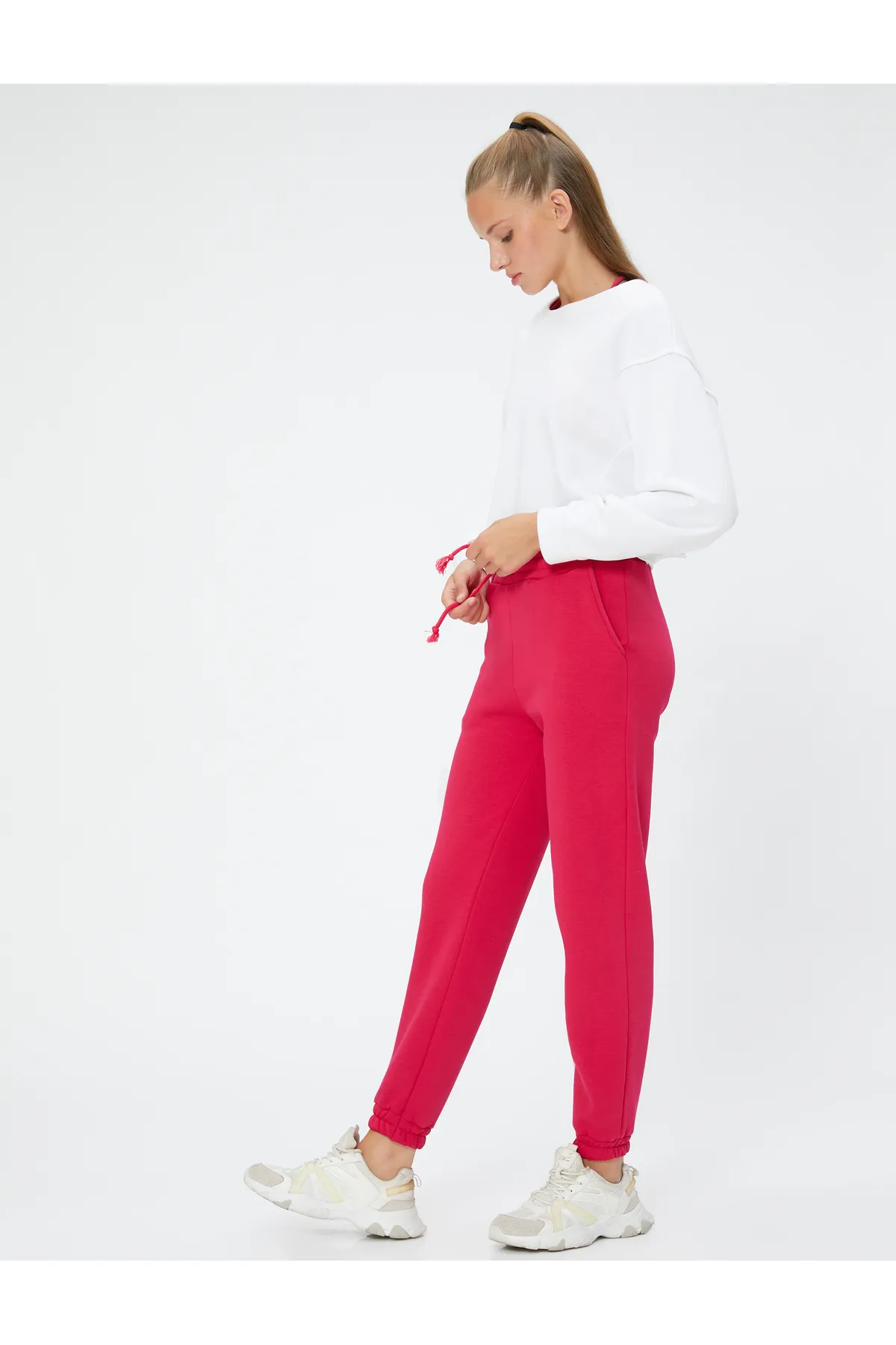 Koton  Jogger-Jogginghose mit geripptem Spitzentaschendetail