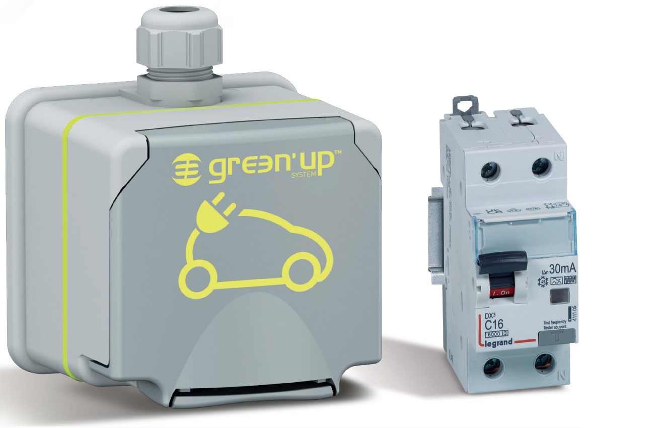 Green' Up Steckdose 090470DE für Elektrofahrzeuge & Plug-in-Hybridfahrzeuge von Legrand - ATU