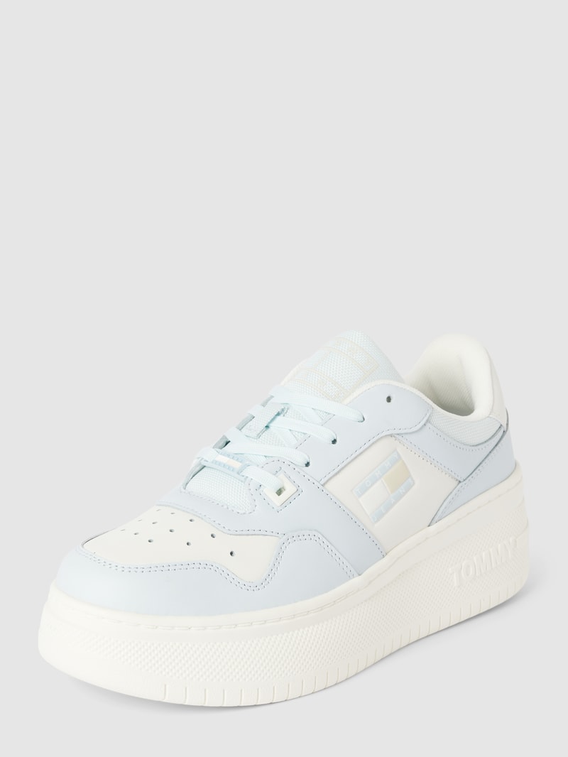 Sneaker mit Schnürverschluss in hellblau