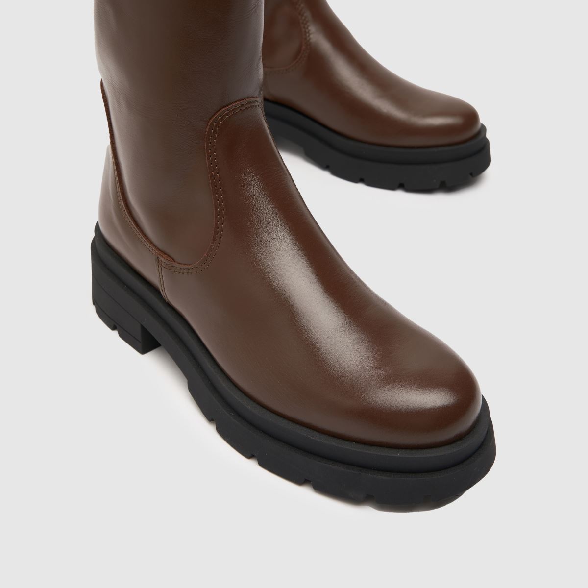 Schuh Drew bőr térdcsizma sötétbarna színben