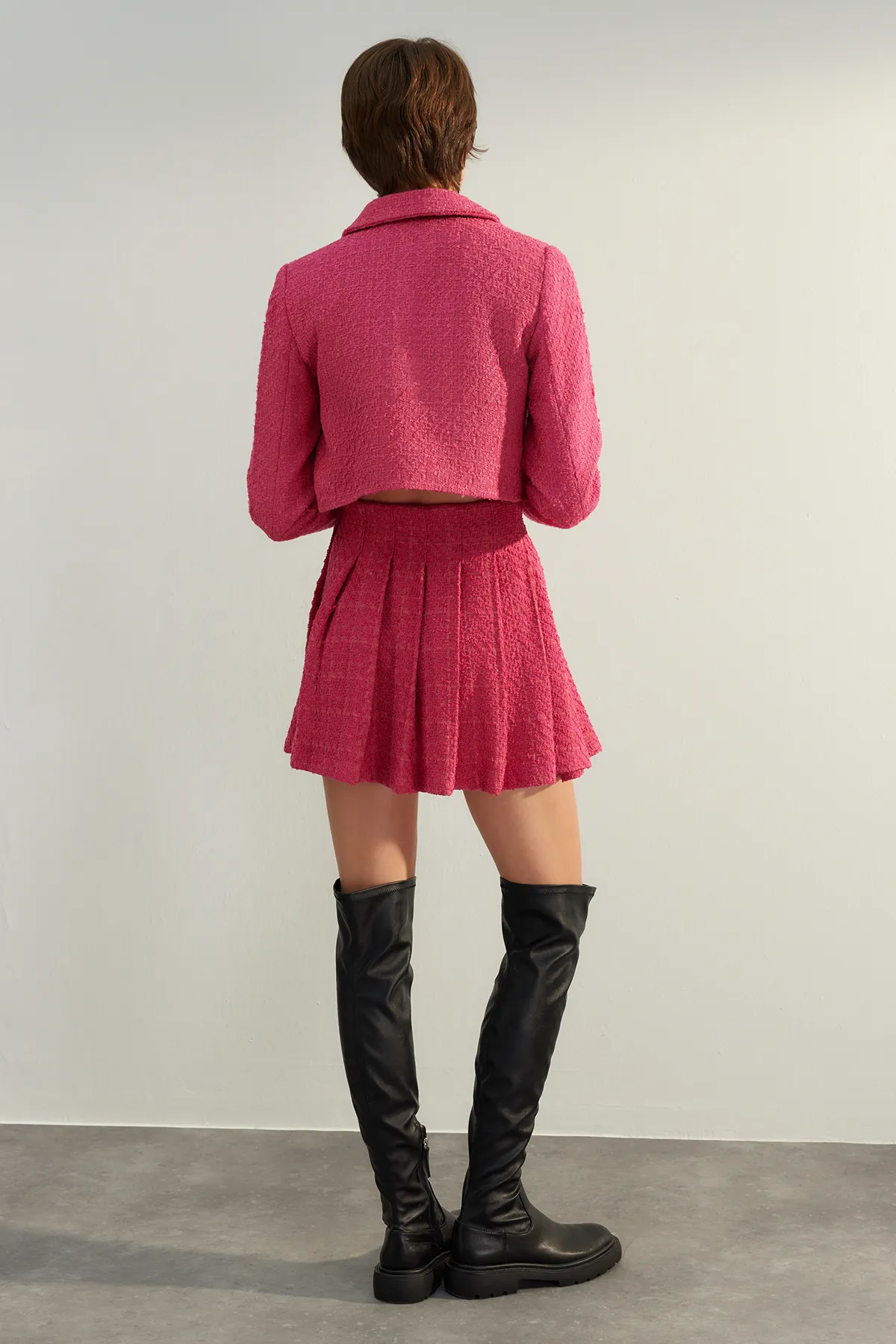 Trendyol Collection  Fuchsiafarbener plissierter Minirock aus hochwertigem Tweedstoff in limitierter Auflage TWOAW24ET00285