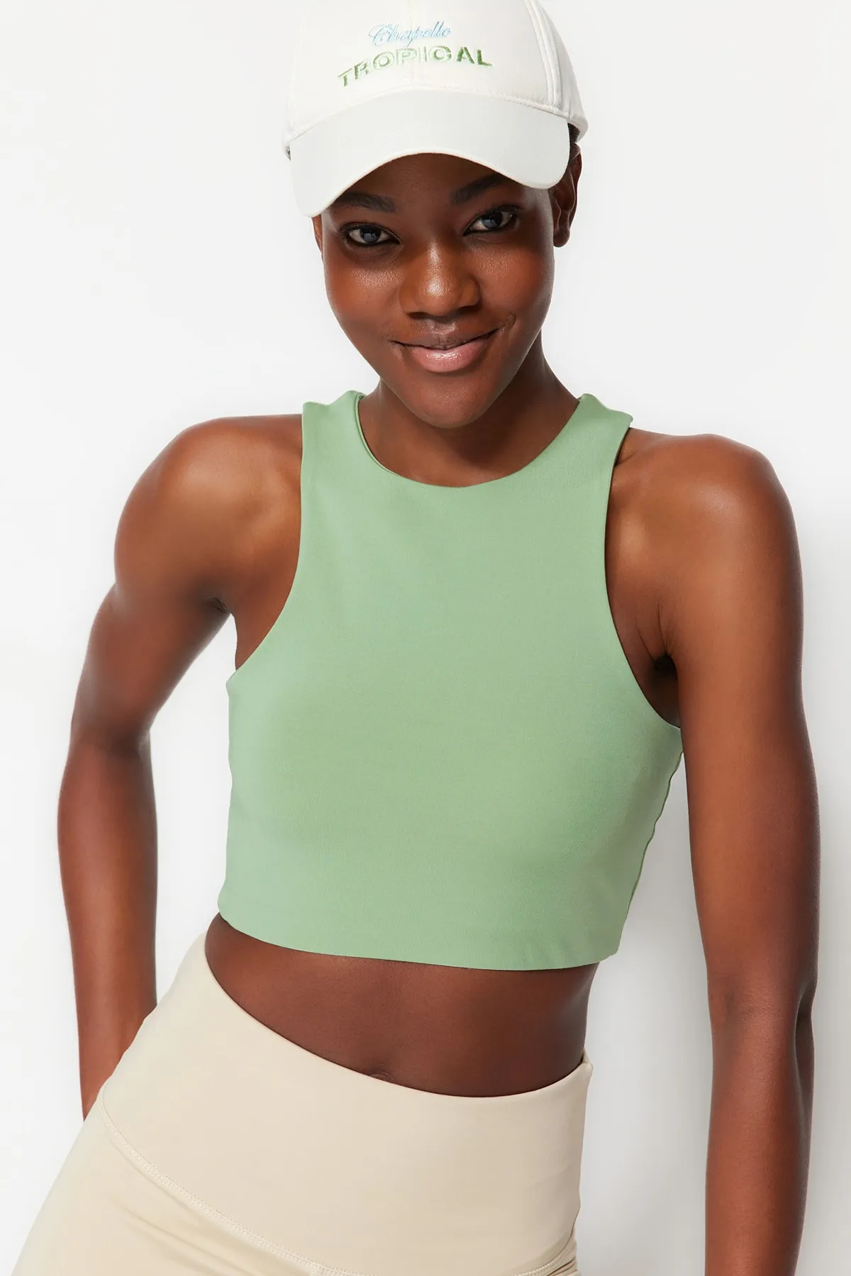 Trendyol Collection  Wassergrüner gestrickter Sport-BH mit mittlerer Unterstützung/Formung und Neckholder THMSS23SS00016