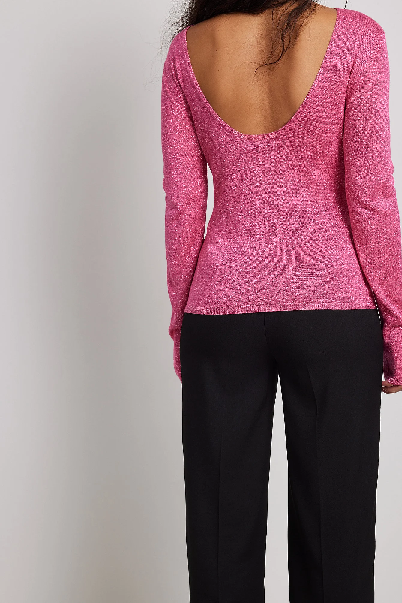 Fein gestricktes Glitzer-Top mit tiefem Rücken