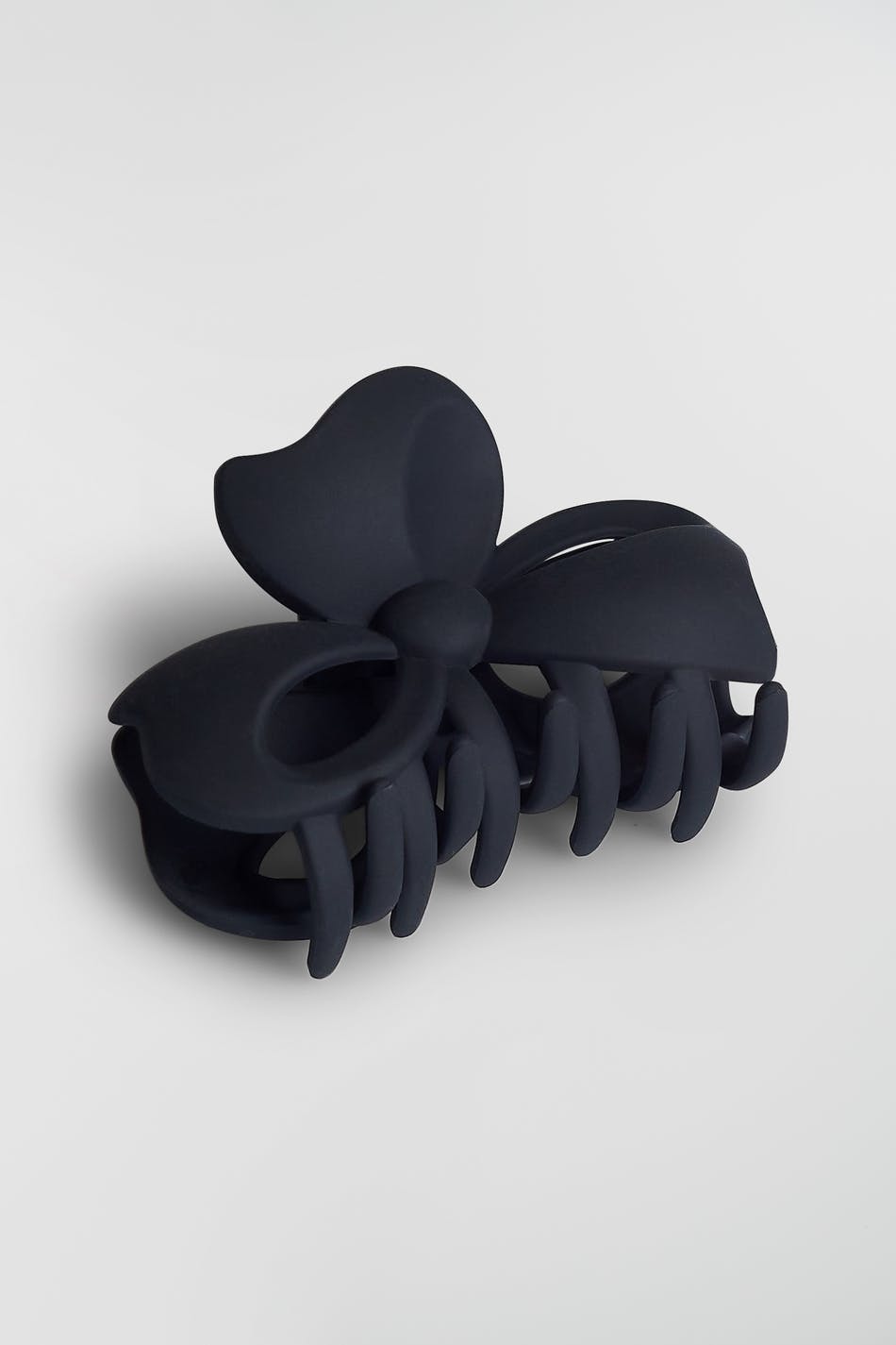 Camilla bow hair clip