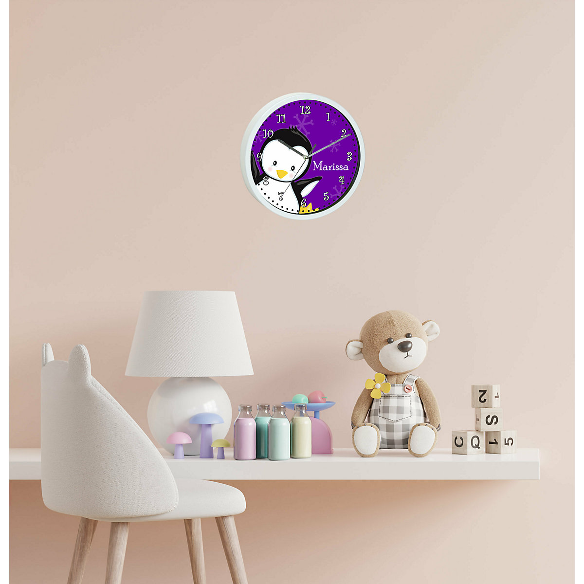 Kinder Wanduhr personalisiert mit Name Pinguin lila
